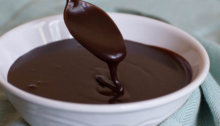طريقة عمل صوص الشوكولاتة منال العالم