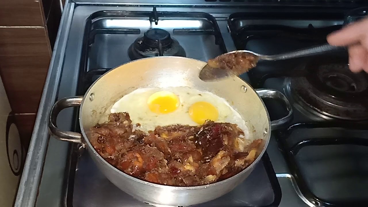 طريقة عمل طبق بيض بالعجوة